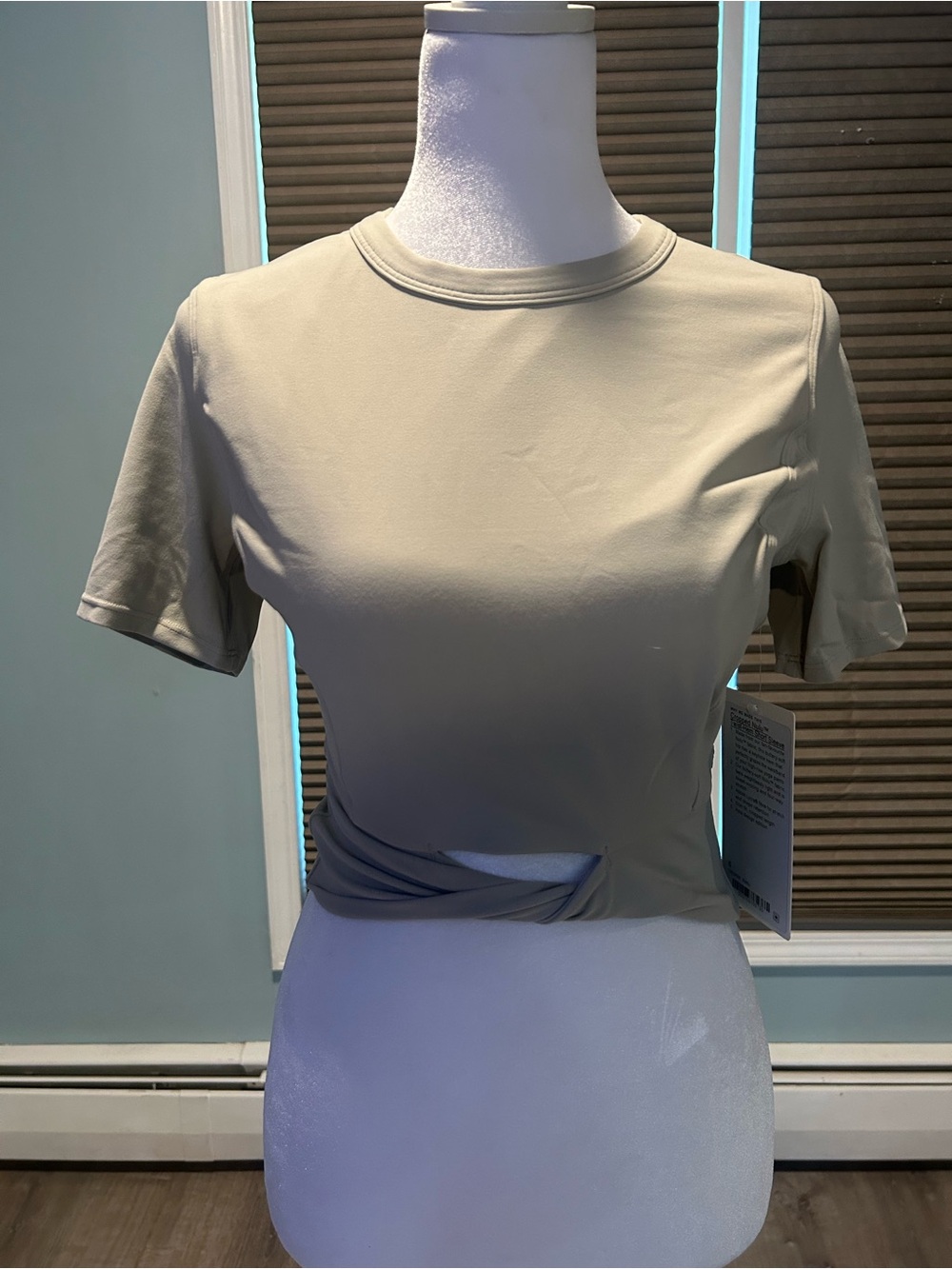 NWT lululemon Cropped Nulu Twist Crop Top in Raw Linen-Size 6